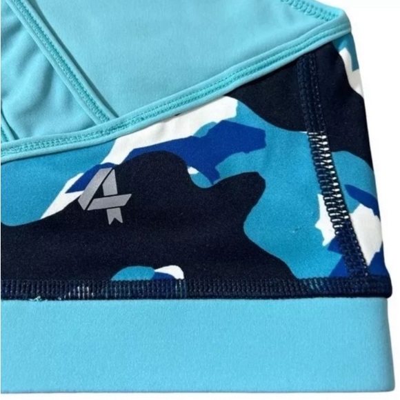 (A11) FourLaps Infinity Sports Bra Women’s crisp camo/porcelain, Size Large, NWT - Picture 5 of 6